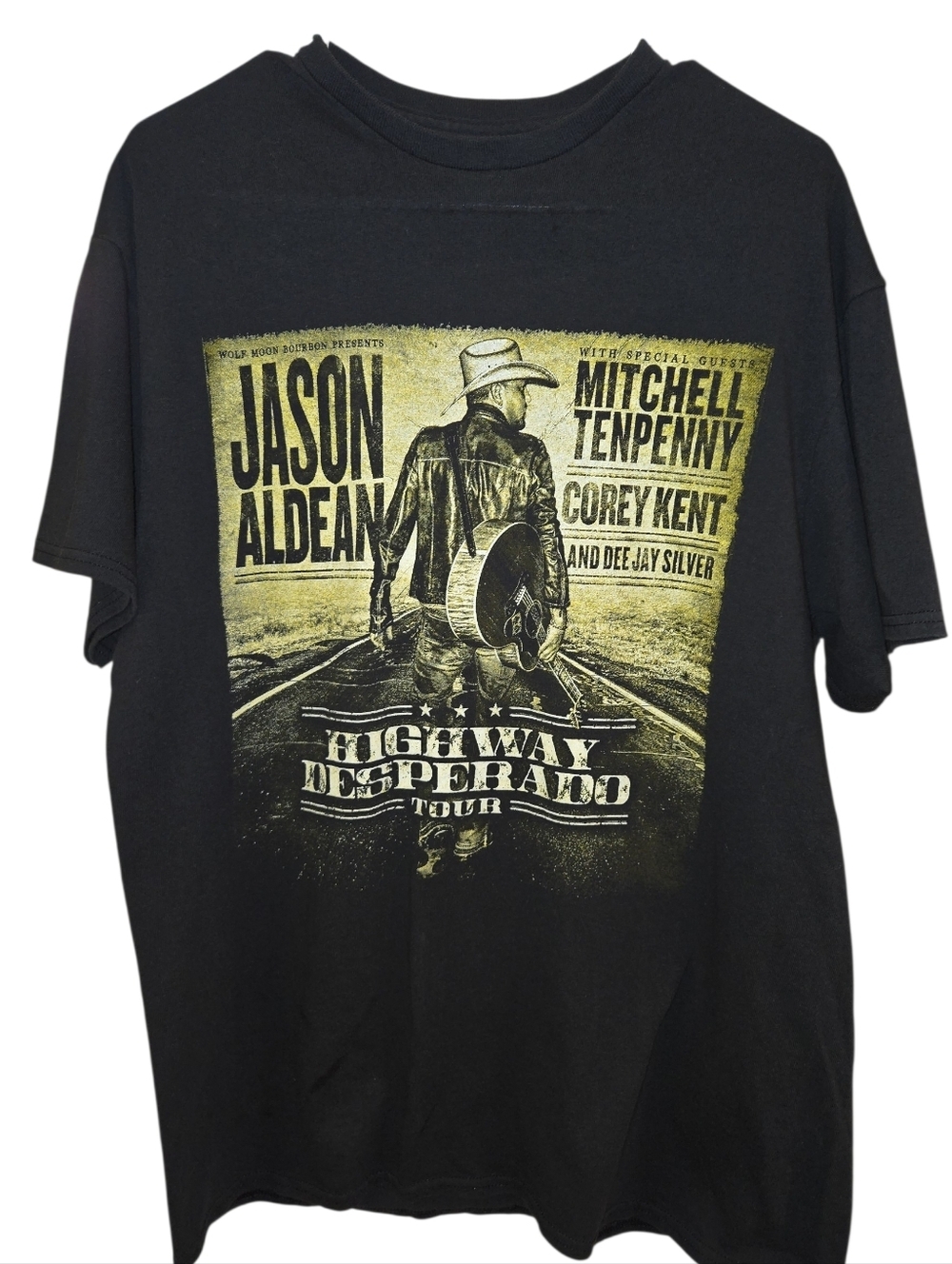 JASON ALDEAN HIGHWAY DESPERADO TOUR GRAPHIC-SHIRT. FEATURING 3 OTHERS. SIZE L.
